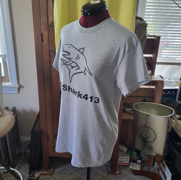 Gray Shark T Shirt Large - Picture 2 of 4